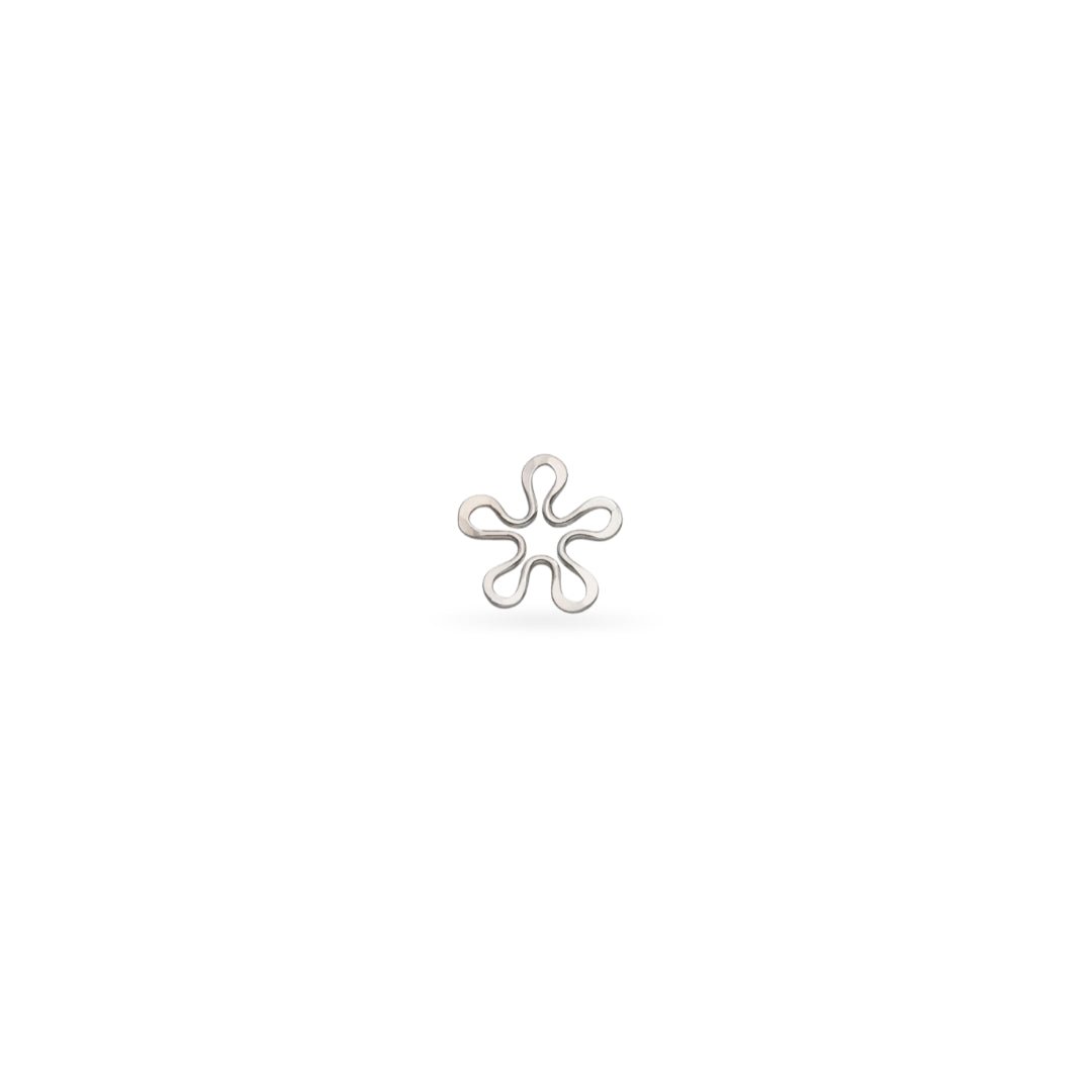 BLOMMAN flower stud earring in sterling silver