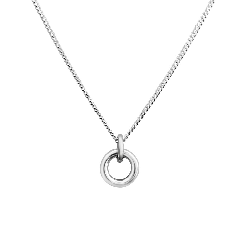 Silver halsband med hänge av två sammanlänkade ringar