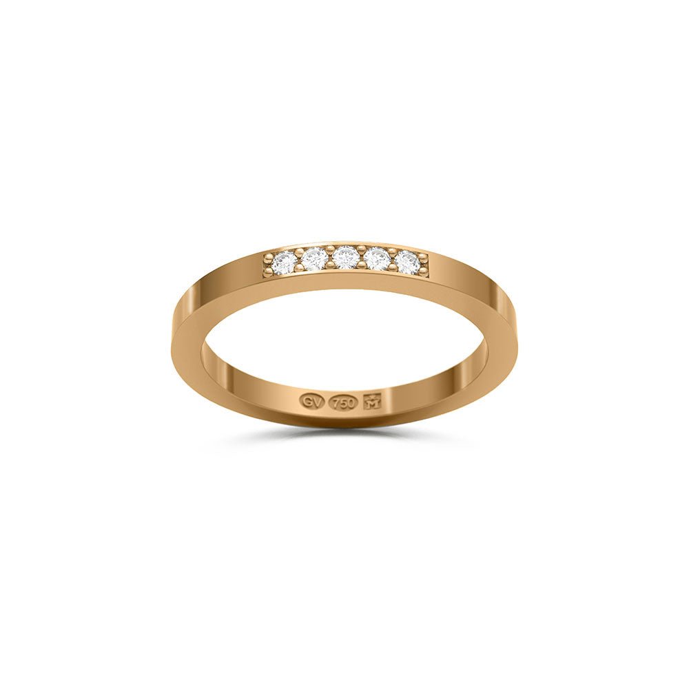 Guldring i återvunnet 18k guld med fem diamanter i en rektangulär infattning