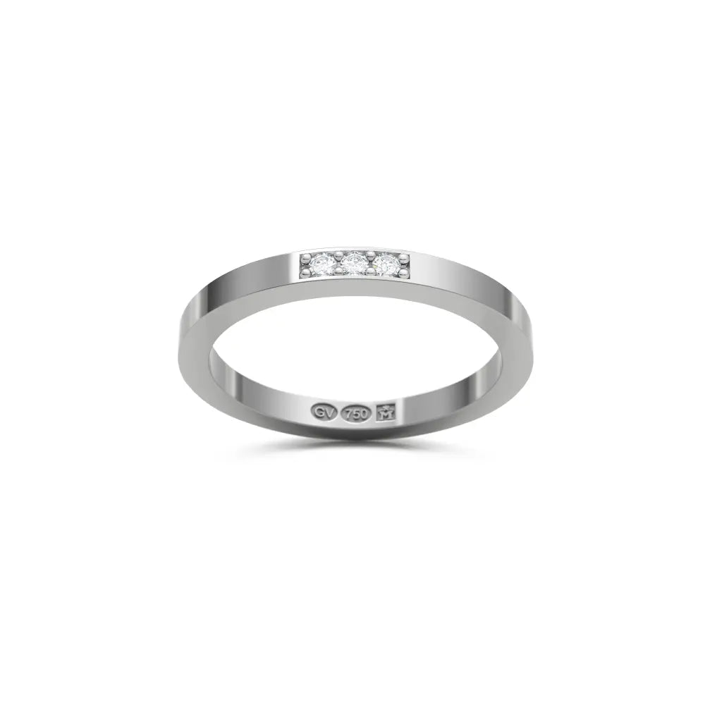 Ring i återvunnet 18K vitguld med tre diamanter i en rektangulär infattning
