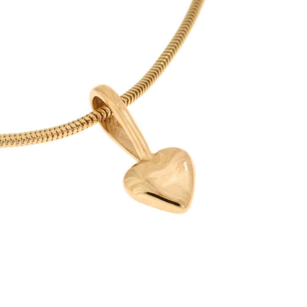 Mitt Hjärta 18K gold heart pendant with smooth rounded surface hanging from a gold chain