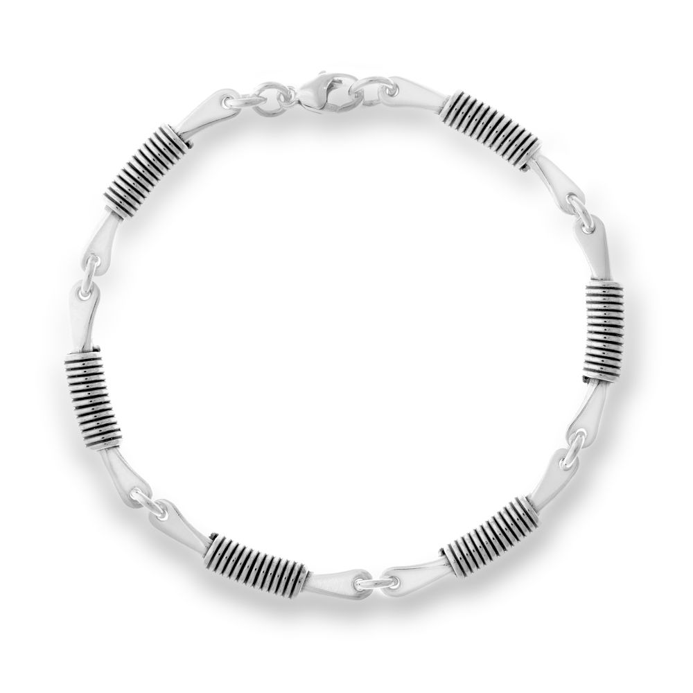 RALLY armband i 925 sterling silver nickelfritt med ribbade stavar och oxiderade mellanrum.
