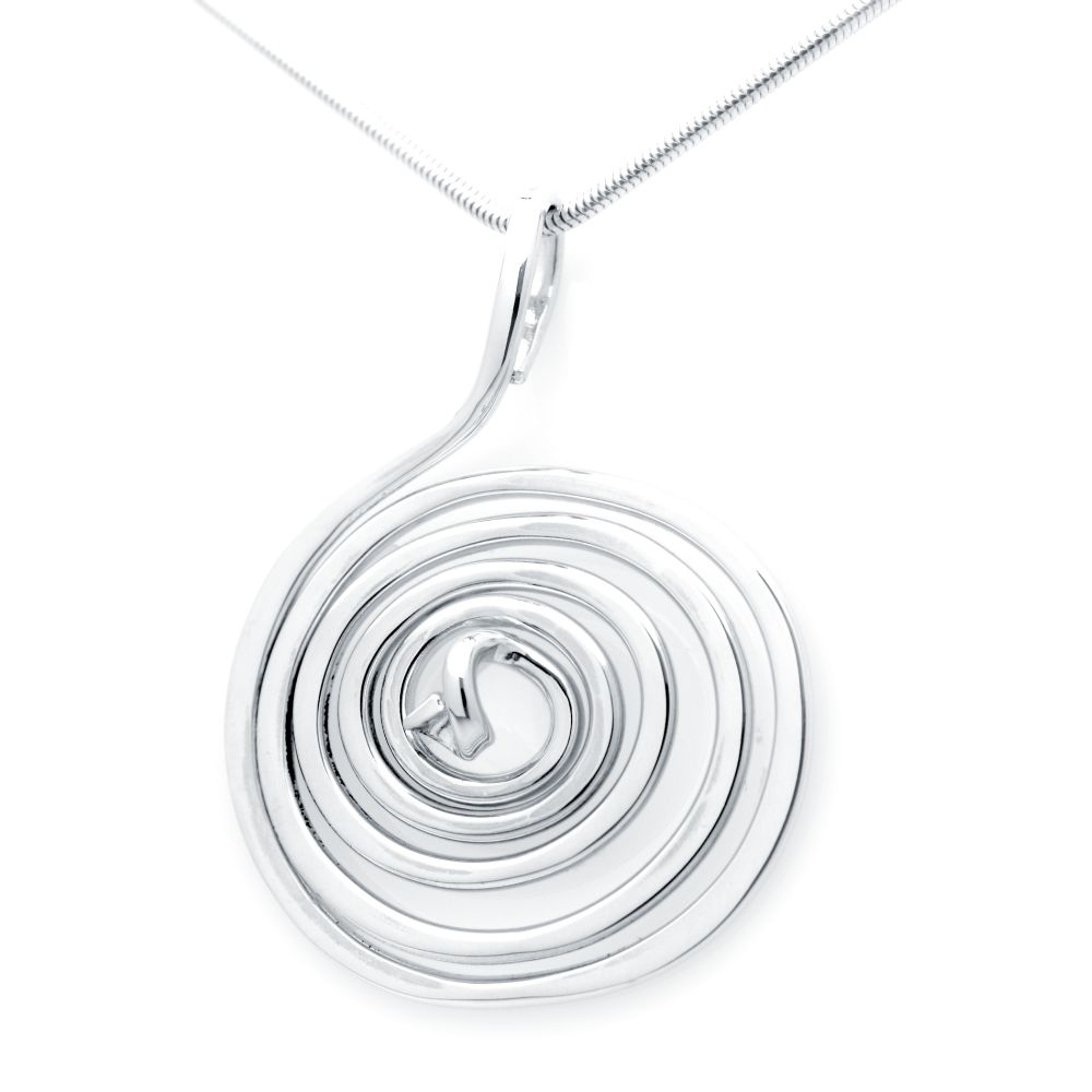 RINGLAN halsband med en spiralformad silvertråd som bildar ett unikt hängsmycke och kan bäras som kedja eller halsring