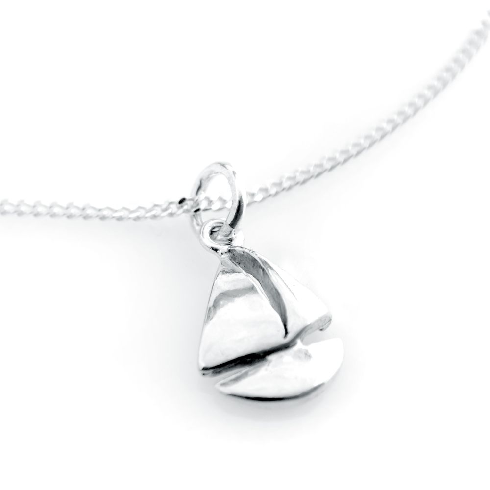 Tiny SEGELBÅT sailing boat pendant in silver on a delicate chain
