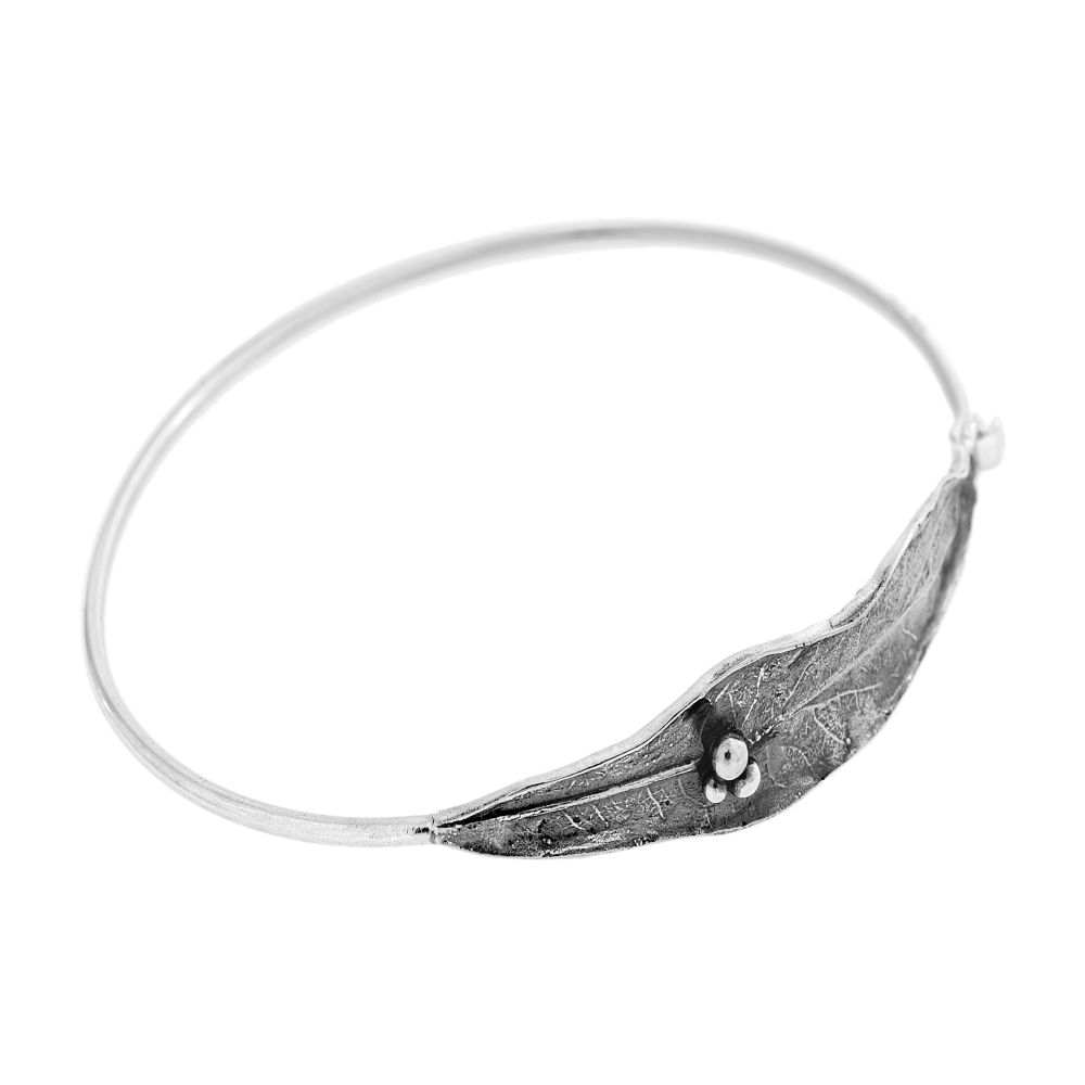 TILIA armring in nickel-free 925 sterling silver with a delicate leaf motif