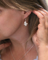 VIOL örhängen på krok med kubisk zirkon - Guldviva Jewellery
