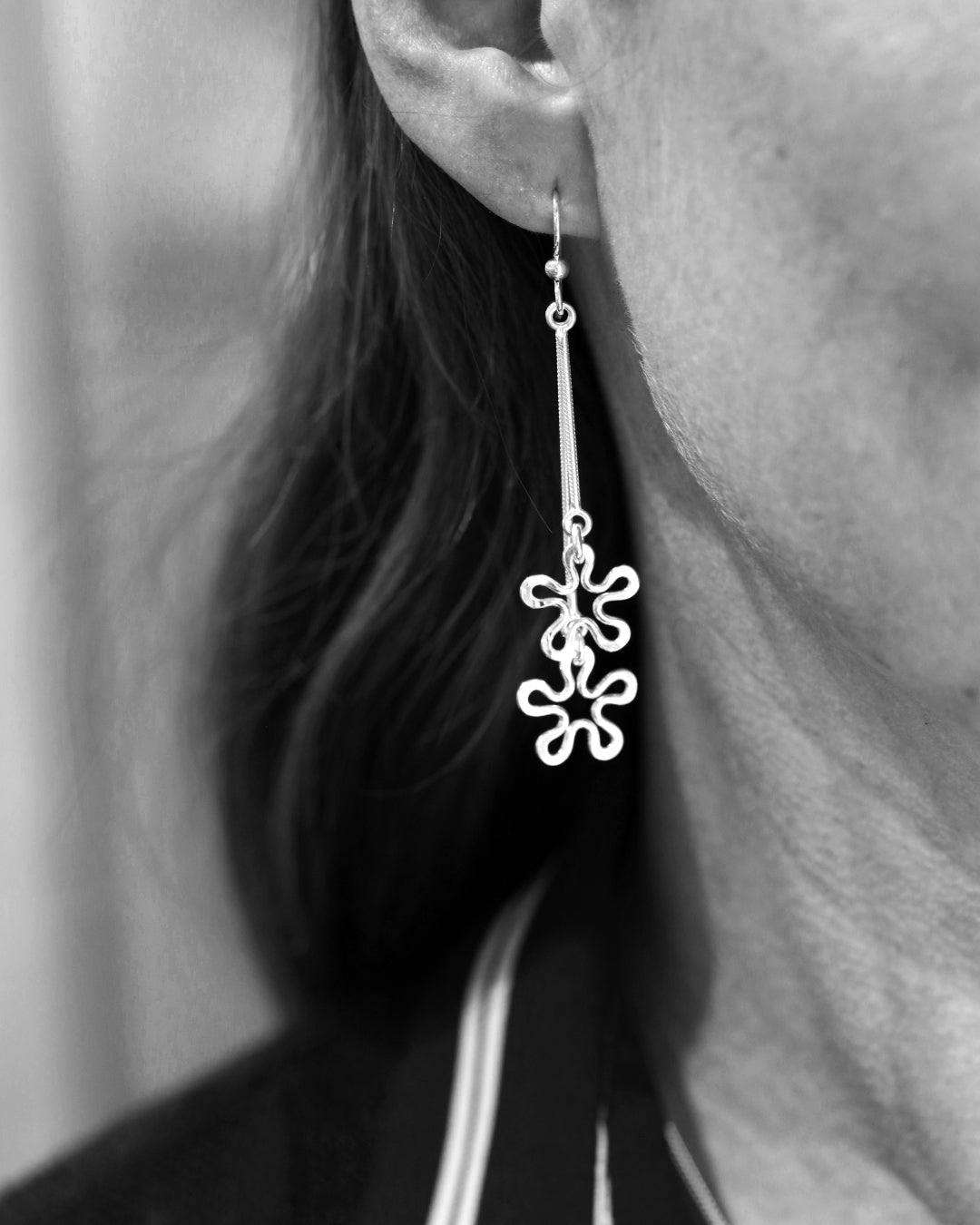 BLOMMAN™ Duo Fest örhängen med krok - Guldviva Jewellery