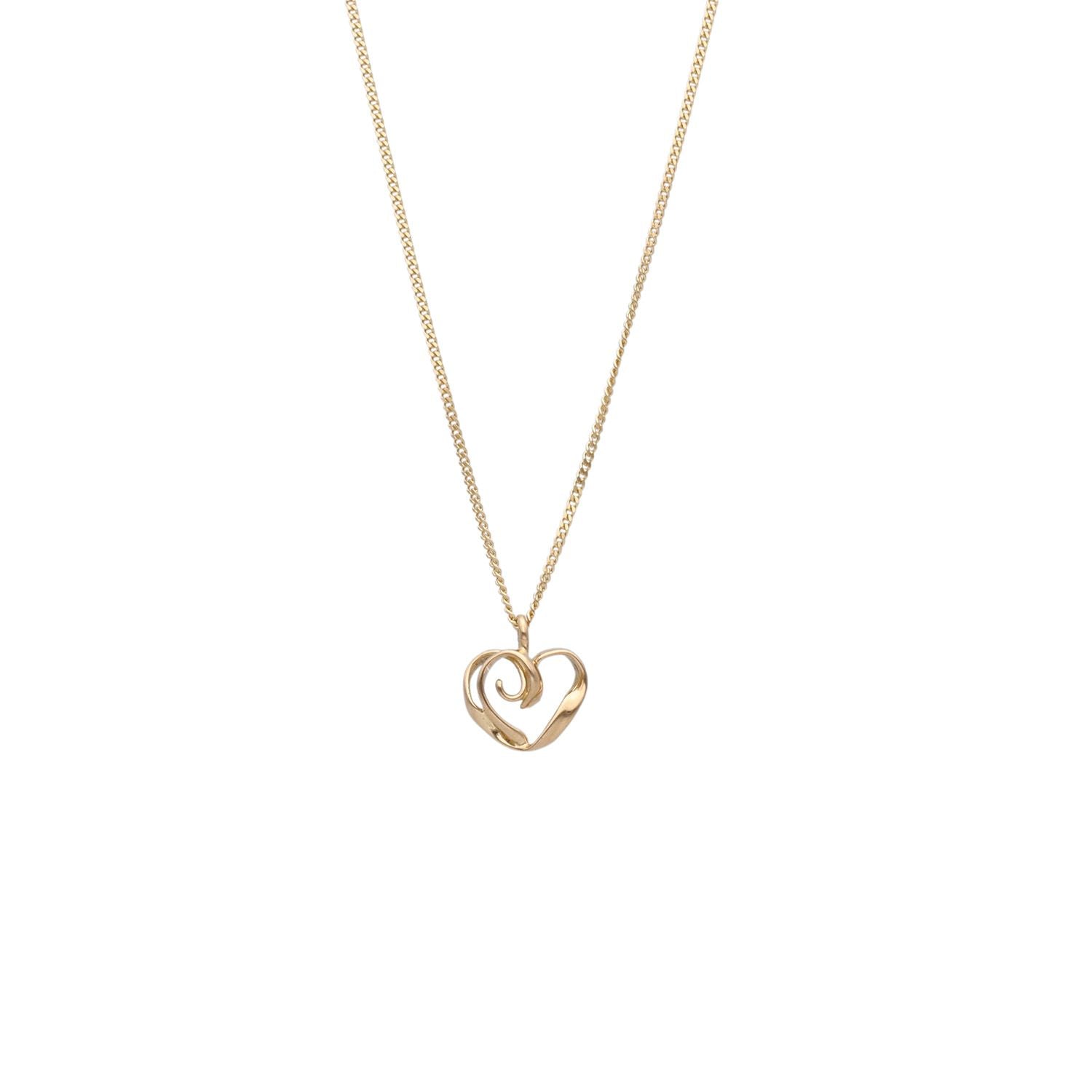 18K gold heart pendant necklace on a 42 cm curb chain