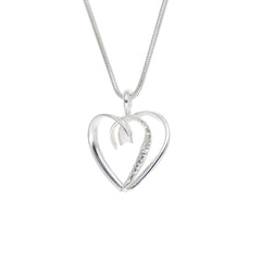 Halsband i sterlingsilver med öppet dubbelt hjärta på ormkedja