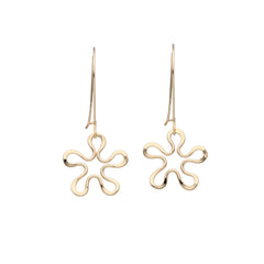 Par BLOMMAN 18K Elegant örhängen på krok i guld med blomformad design mot vit bakgrund