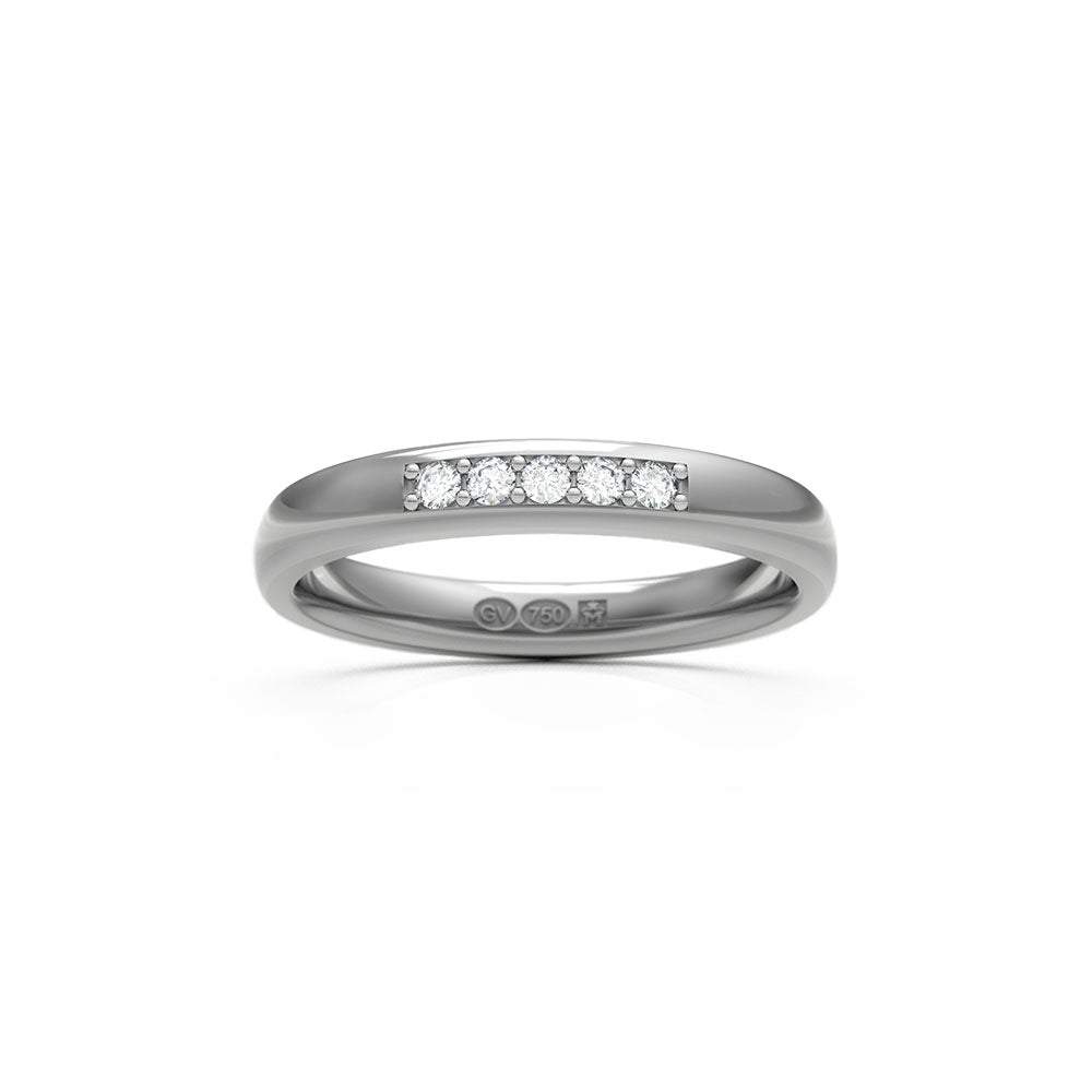 3 mm bred slät halvrund ring i återvunnet 18K vitguld med fem diamanter