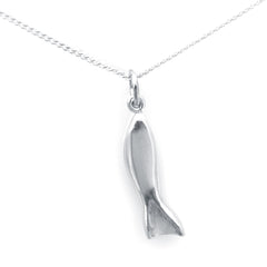 Silver mjukisfisk halsband i stiliserad len fiskform med 42 cm pansarkedja