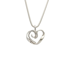 Sterling silver STORMSKÄRS MAJA HJÄRTA necklace with a heart pendant on a chain