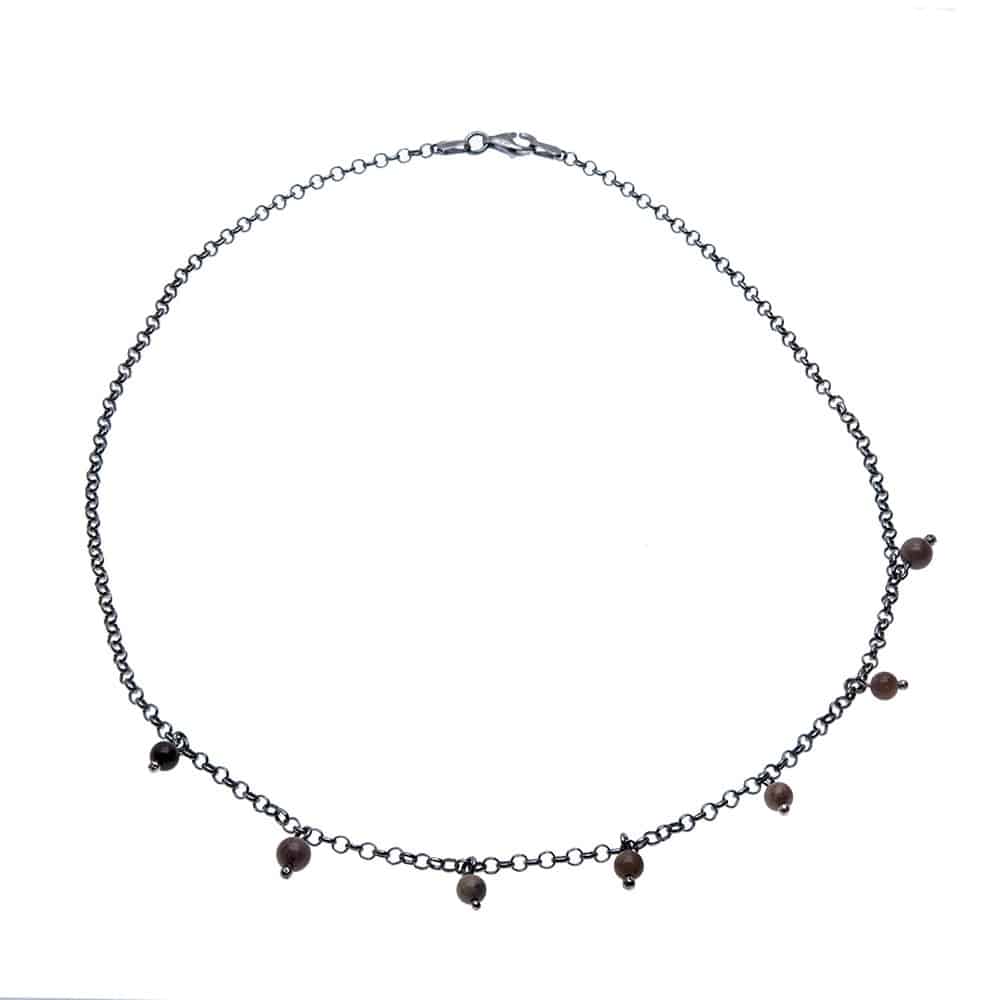 STRAND Pingla halsband 42 cm smycke med små bruna pärlor längs en silverkedja