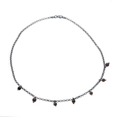 STRAND Pingla halsband 42 cm smycke med små bruna pärlor längs en silverkedja