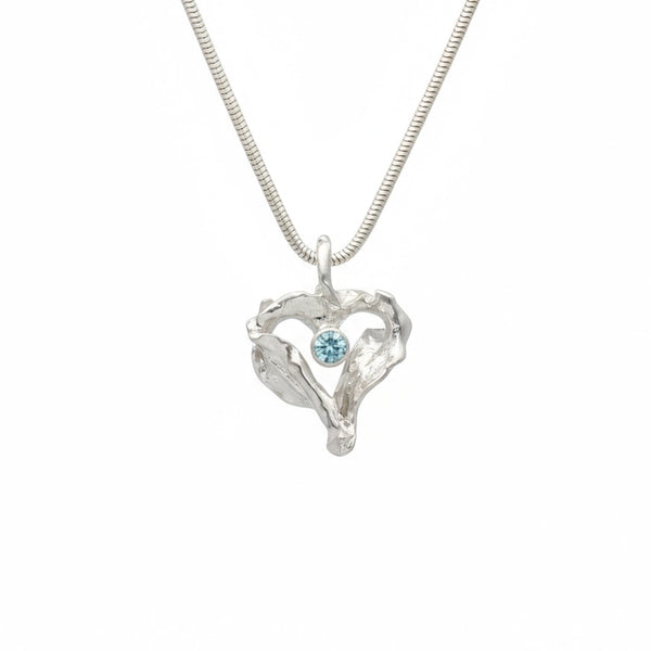 HAVET HJÄRTA halsband i 925 sterlingsilver med aquamarin i mitten på en 42 cm ormkedja