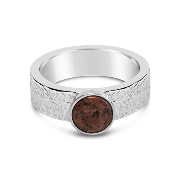 925 sterlingsilver ring med åländsk granit och cirka 5 mm bred