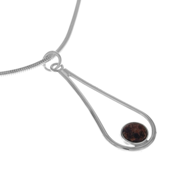 DROPPE GRANIT halsband med öppen droppe i silver och röd åländsk granit
