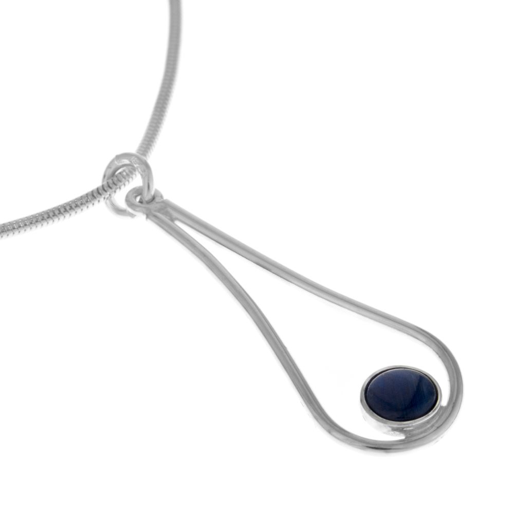 DROPPE SPEKTROLIT halsband öppen silvertråd i droppeform med blå spektrolitsten infattad i silver på ormkedja