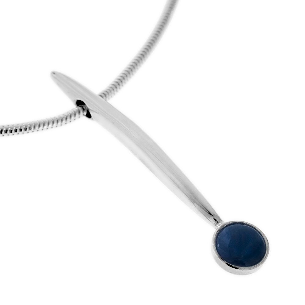 PEAK SPEKTROLIT halsband med en slank silverstav och rund blå spektrolitsten i kedja