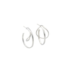 STORMSKÄRS MAJA FEST örhängen på stift i nickelfritt 925 sterlingsilver med två sammanflätade ovaler