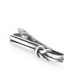 RÅBANDSKNOP slipsklämma in antique silver finish with a knot motif inspired by sailor rope knots