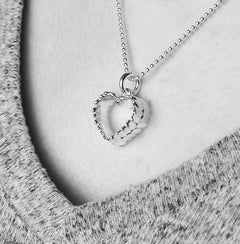 Råghjärta halsband i 925 sterlingsilver med räfflat hjärtformat hänge på kedja