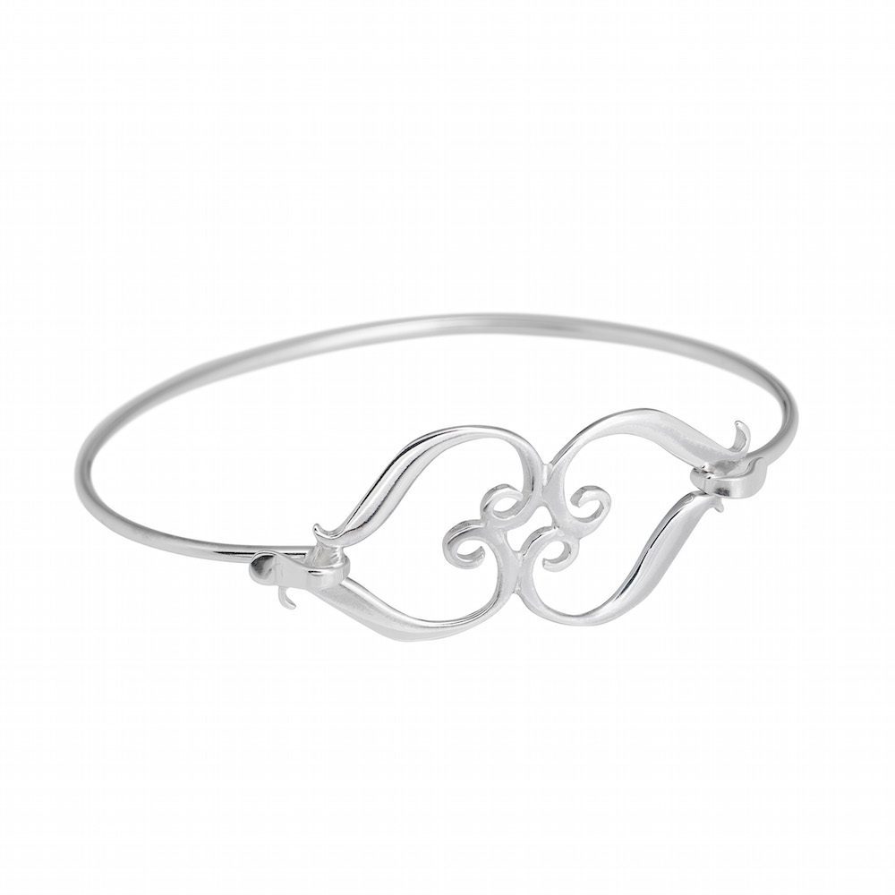 RUBINHJÄRTA armring i 925 sterlingsilver med två sammanflätade hjärtan i mitten