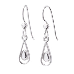 STJÄRNHUS örhängen på krok i 925 sterling silver med droppformad öppen design och liten innerkärna
